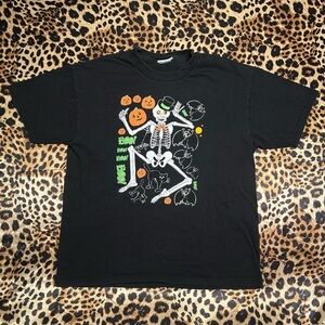 Vintage 90s Halloween Themed Graphic T Shirt